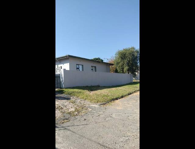 3 BEDROOM HOUSE FOR SALE IN CROSBY